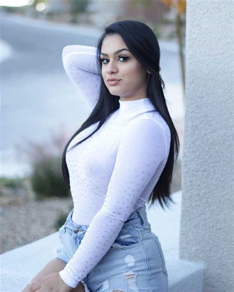 Nadia Khar Wiki/Bio, Age, Boyfriend, Family, Net Worth